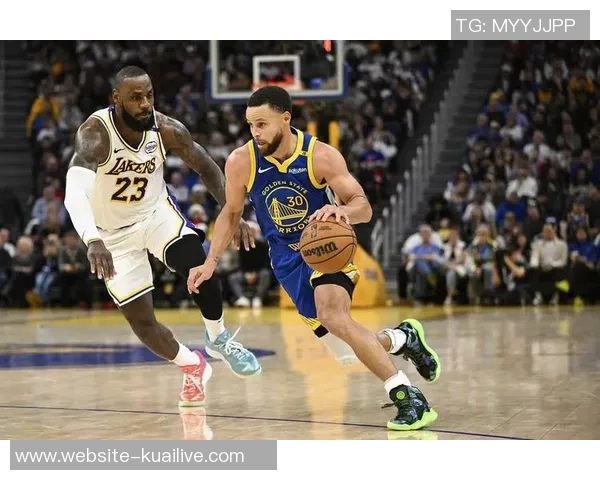 勇士与湖人激战2015年11月24日精彩回顾与赛后分析