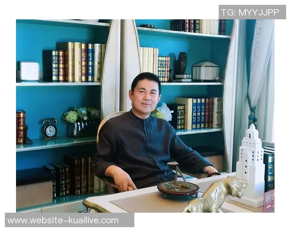 李泓澎的成长之路与艺术追求:从少年梦想到当代艺术家的蜕变历程 李泓澎的成长之路与艺术追求:从少年梦想到当代艺术家的蜕变历程