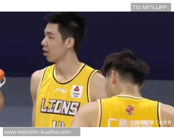 朱俊龙：从青涩少年到篮球场上的璀璨明星之路探秘